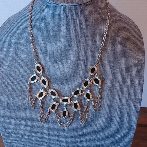 💚BLACK & GOLD CHOKER NECKLACE - Picture 3 of 5